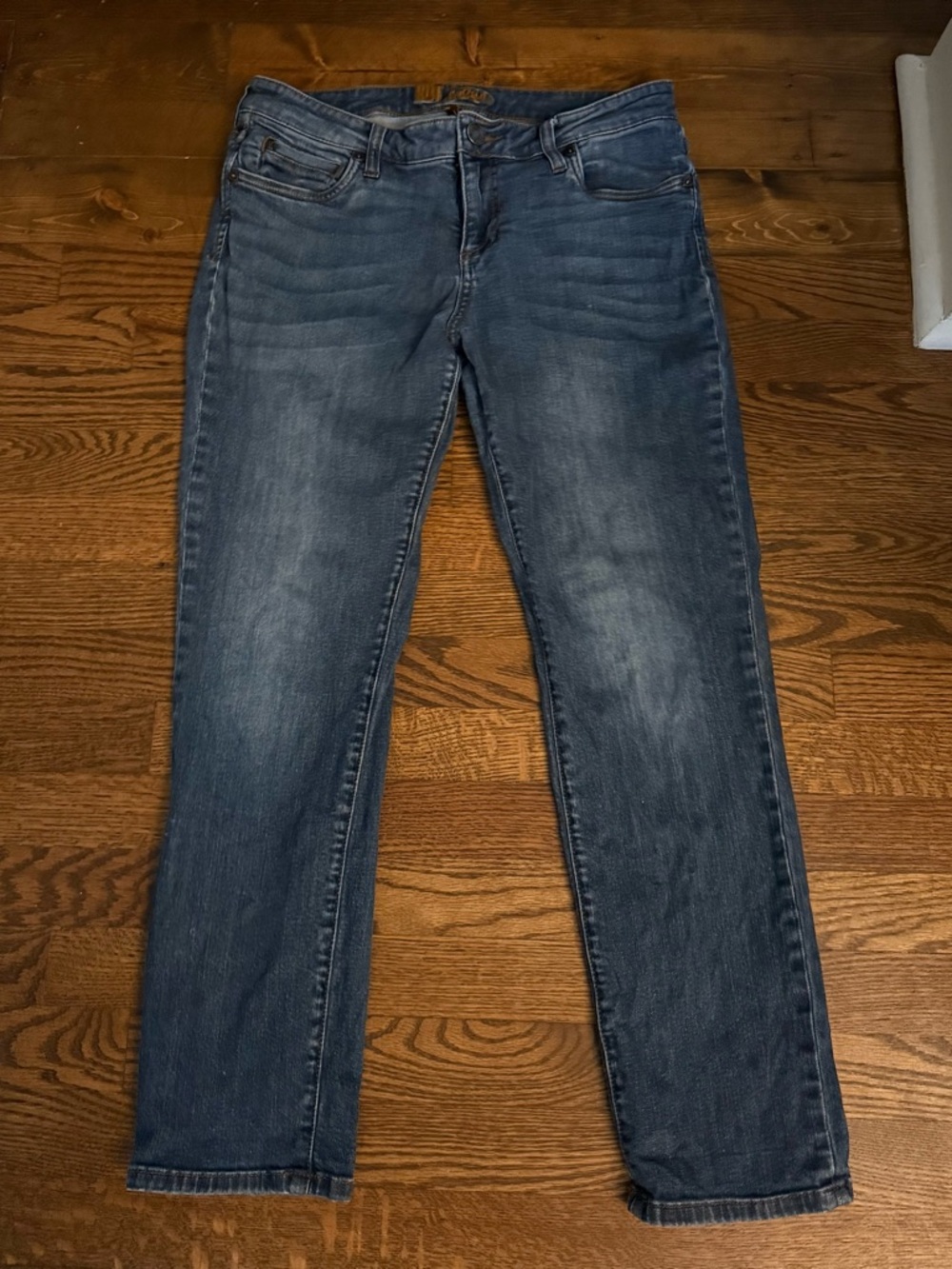Kut from the Kloth Women's Straight-Leg Jeans in Medium Blue Wash